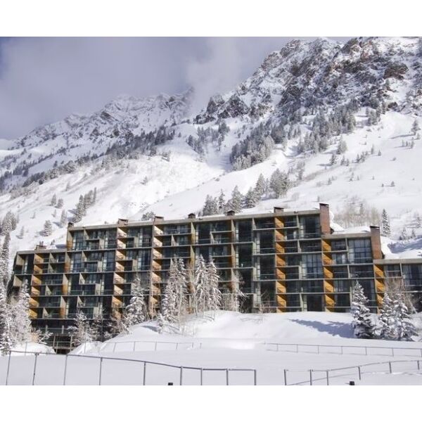 Iron Blosam Lodge RedWeek