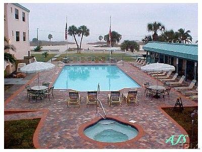 Treasure Island Beach Club - Pool