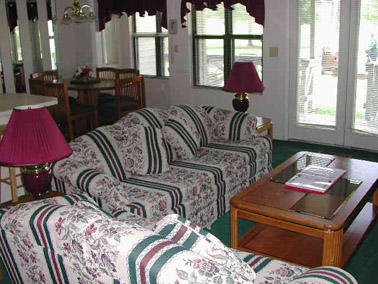 Hiawatha Manor West at Lake Tansi - Unit Living Area